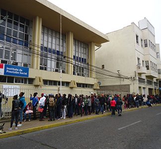 Unos 600 extranjeros concurrieron a regularizar residencia en Chile