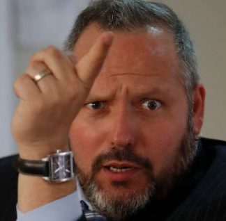 Dávalos exige $3.360 millones de indemnización en querella contra Canal 13 por Yerko Puchento