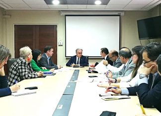 Diputados Walker y Gahona logran compromiso para seguir financiando urgencias de Salud