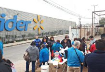 Diez de catorce locales de cadena Walmart en la zona amanecieron cerrados ayer