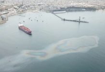 La Armada trabaja en el sumario por la gran mancha oleosa en La Herradura