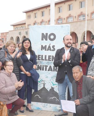 Autoridades y vecinos marchan por No más relleno sanitario en Coquimbo