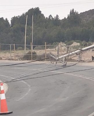 Accidente automovilístico provocó corte de energía