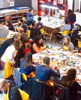 Taller de vivencias artísticas con papel «Nosotros amamos el papel»