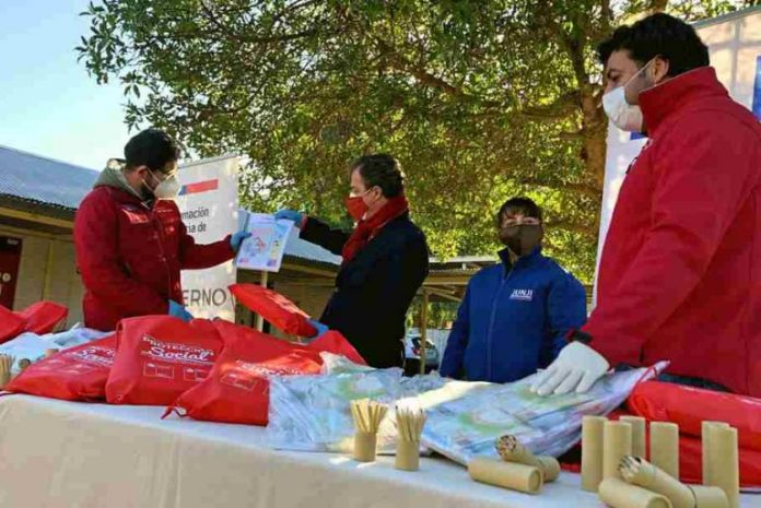 ENTREGA-KITS-PARA-NIÑOS-JUNJI-CHOAPA-2-min-768x513