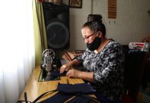 Costureras locales fabricaron mascarillas reutilizables para los vecinos de Canela.