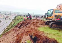 Derrumbe en avenida Dieciocho de Septiembre, frente a Parque Coll