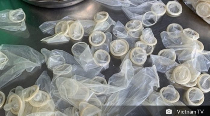 Decomisan más de 324 mil condones usados, “reciclados”, y listos para ser vendidos en Vietnam.