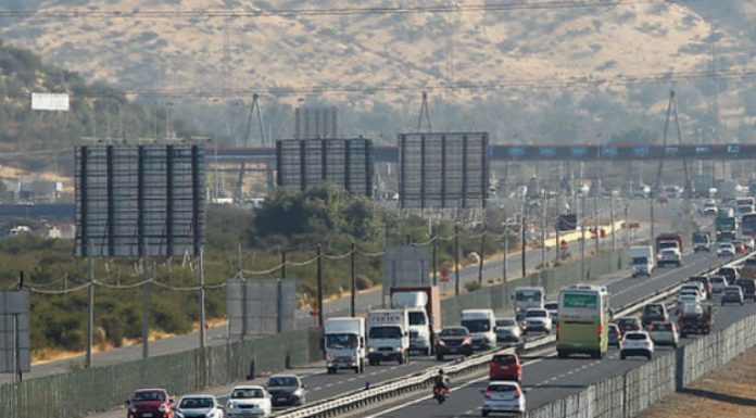 Minsal anuncia que se podrán realizar nuevamente viajes entre regiones.