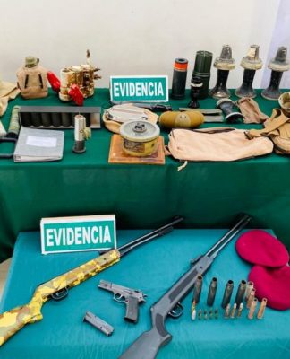 Carabineros incauta vestimentas militares, municiones y armas de alto poder de fuego en el Valle de Lluta.