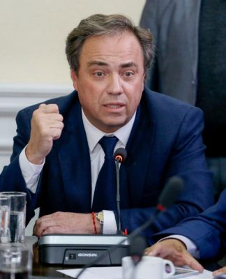 Francisco Eguiguren explica su apoyo al segundo retiro: «Hay personas que no han recibido ninguna ayuda del Gobierno»