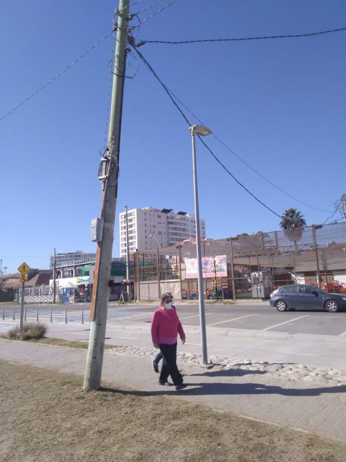 Cantidad de Tranquilizar Casco El deterioro de postes de alumbrado público en Avenida Costanera es un  claro peligro - Web Diario La Región