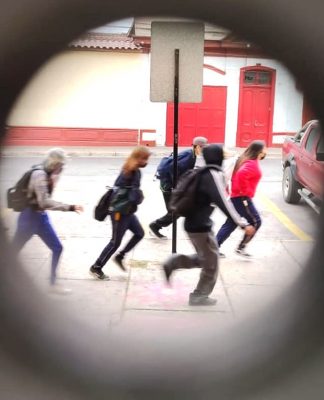 Turba de estudiantes provoca destrozos en el internado Gabriela Mistral y liceo Marta Brunet