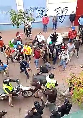 Violenta reacción de los ambulantes deja a inspectores heridos y daños