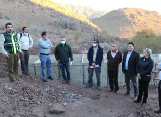CORES visitan obras de cosecha de aguas ejecutadas por CONAF