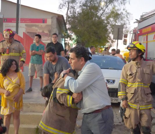 Todo Monte Patria despidió a los 17 bomberos de la comuna que se fueron a combatir incendios en el sur del país