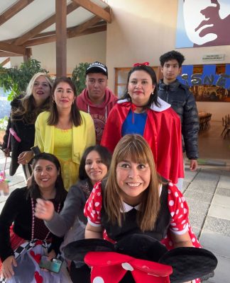 Docentes del Liceo Bicentenario de Excelencia Mistraliano celebraron a sus alumnos en su día