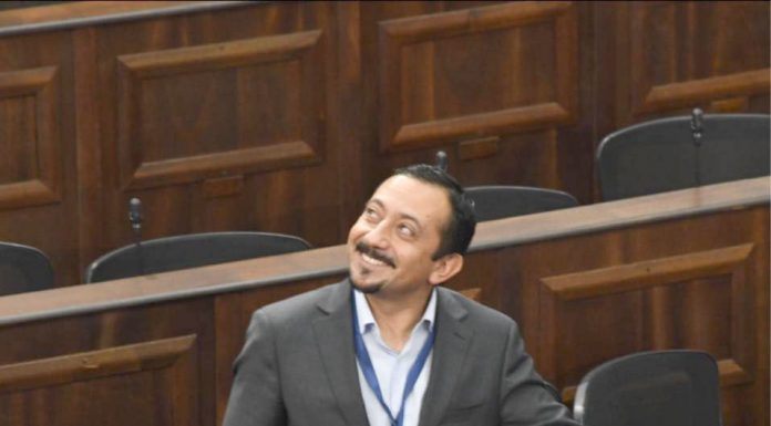 Polémica y comentada entrevista del doctor Viveros: dijo que la «derecha» pasaría aplanadora en el Consejo