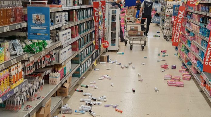 Fuerte sismo de 6,4° remeció a la región y dejó a más de 40 mil clientes sin luz