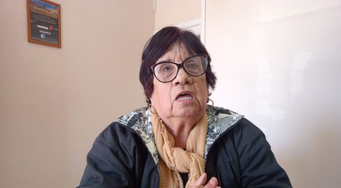 La señora Juana fue a cobrar tres veces su aguinaldo y no se lo dieron