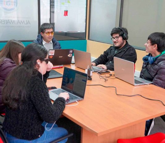 Estudiantes con discapacidad visual acceden a práctico lector de pantallas