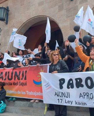 Trabajadores de Junji marchan para evitar situaciones de acoso laboral