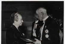 79 años del Nobel: Festejan conmemoración del galardón de Gabriela Mistral