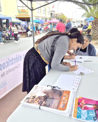 Vecinos juntan firmas para conseguir que buses eléctricos pasen por Tierras Blancas