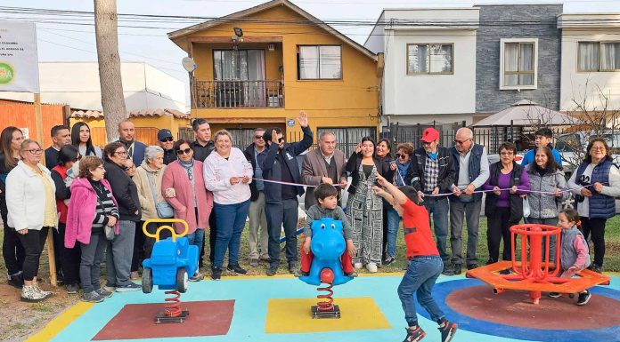 Espectaculares juegos infantiles en plaza «El Agrado de Peñuelas»