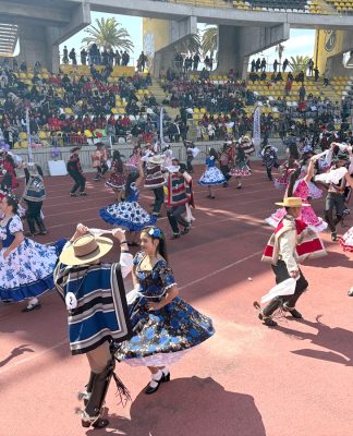 800 escolares vivieron emotivo territorial de cueca en Coquimbo