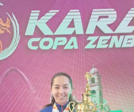 Tras vencer al cáncer joven serenense conquista dos medallas de oro en campeonato internacional de karate