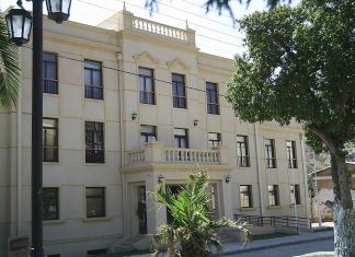 Funcionaria figura como dueña de empresa que recibió $114 millones del mismo municipio