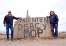 Bajo las alas de los aviones: la historia de la familia que espera hace décadas ser expropiada