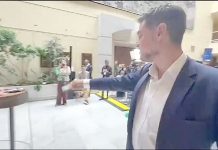 Manoucheheri pidió disculpas «me equivoqué» tras tirar un billete de 10.000 a diputado Araya