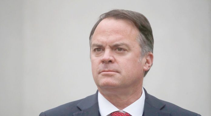 Mientras no haya nada concreto, Walker no apoyará megarreforma