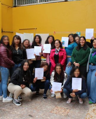 Mujeres privadas de libertad concluyen taller de bordado en CDP Illapel