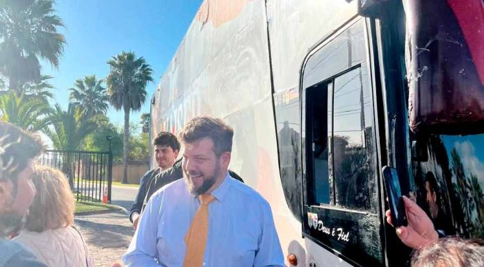 En su visita a La Serena, Johannes Kaiser defiende Dominga y critica la «flojera» en gestión hídrica