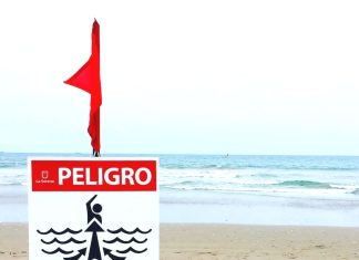 Con letreros y banderas rojas: playas del borde costero no son aptas para el baño