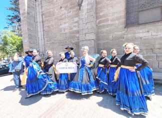 Bailarines de Costa Rica traen vida y color a la capital regional