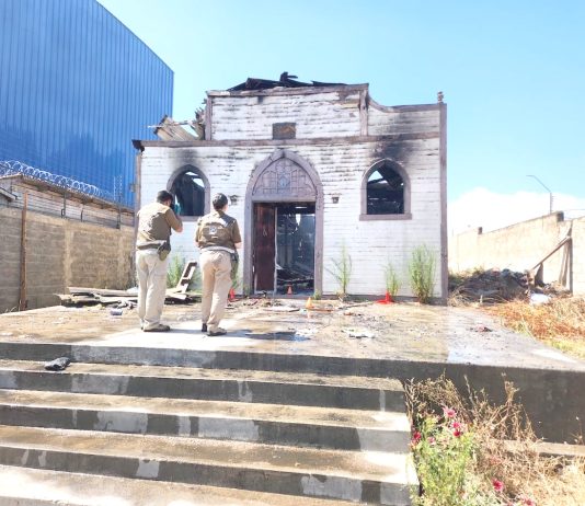 Autoridad religiosa dice que habría voluntad para restaurar la incendiada iglesia Santa Ana
