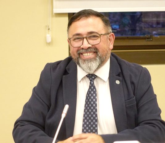 Diputado Víctor Pino sonríe: es carta segura para ser el próximo delegado presidencial