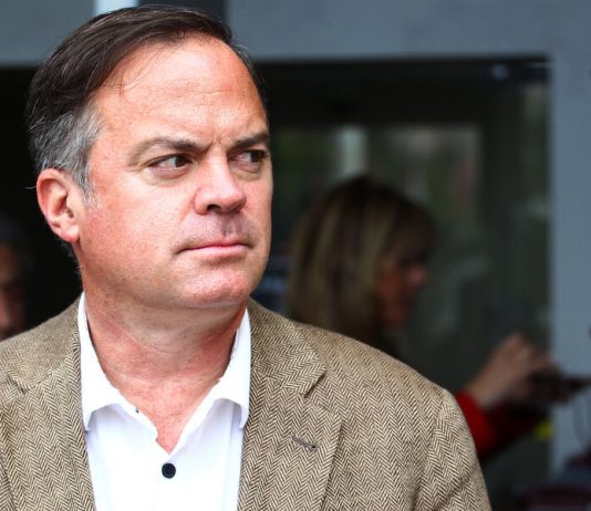 Revelan comprometedores chats de asesor del senador Walker en trama Bielorrusa