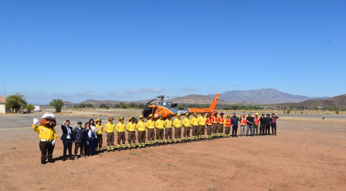 Presentan aeronave que apoyará el combate de incendios forestales en la región durante 90 días