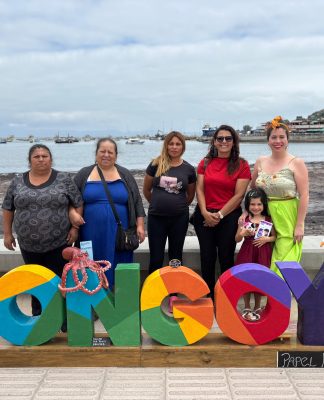 Resignadas a lo que ordena la naturaleza, mujeres de Tongoy esperan volver pronto a la mar
