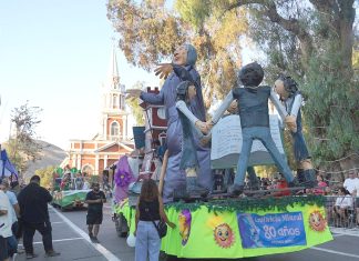 Colorido Corso en cierre del Carnaval Elquino
