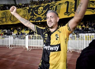 Rodrigo Holgado decidió venir al puerto