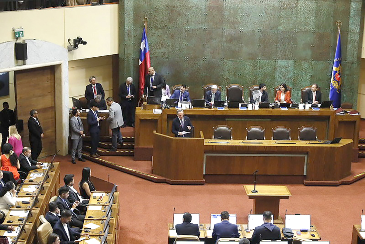 Cuatro juraron y tres prometieron: asumen diputados del distrito 5