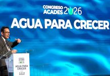 Gobernador Juliá expone en Congreso ACADES la crítica situación hídrica