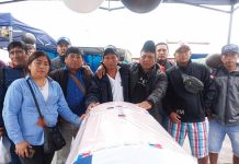 Sentida despedida en la caleta de pescador peruano