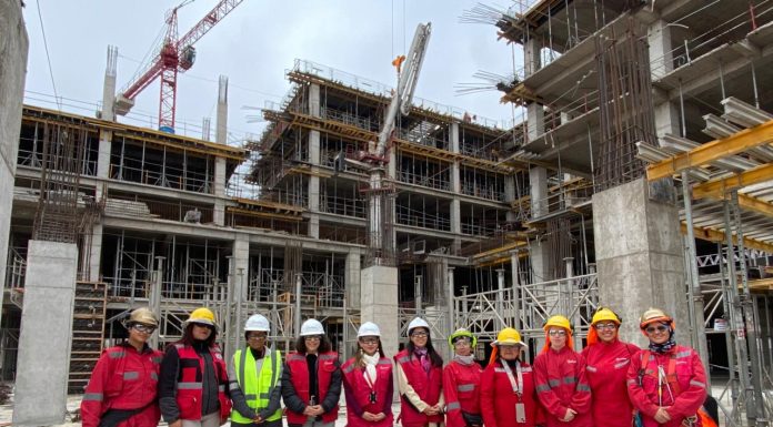 Gobierno destaca participación femenina en construcción del nuevo hospital de La Serena